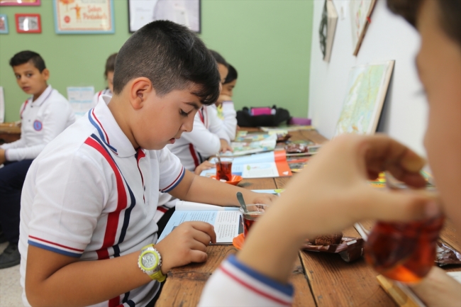 Eskişehir'de ortaokul öğrencileri kendi kıraathanelerini kurdu